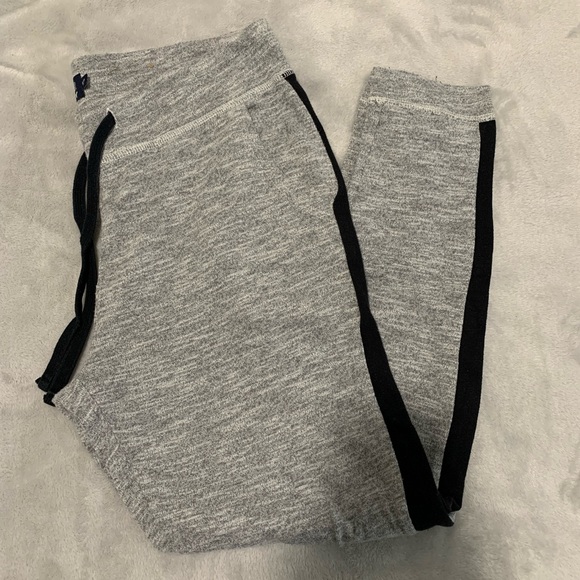 American Eagle Outfitters Pants - AMERICAN EAGLE SKINNY SLOUCH JOGGERS